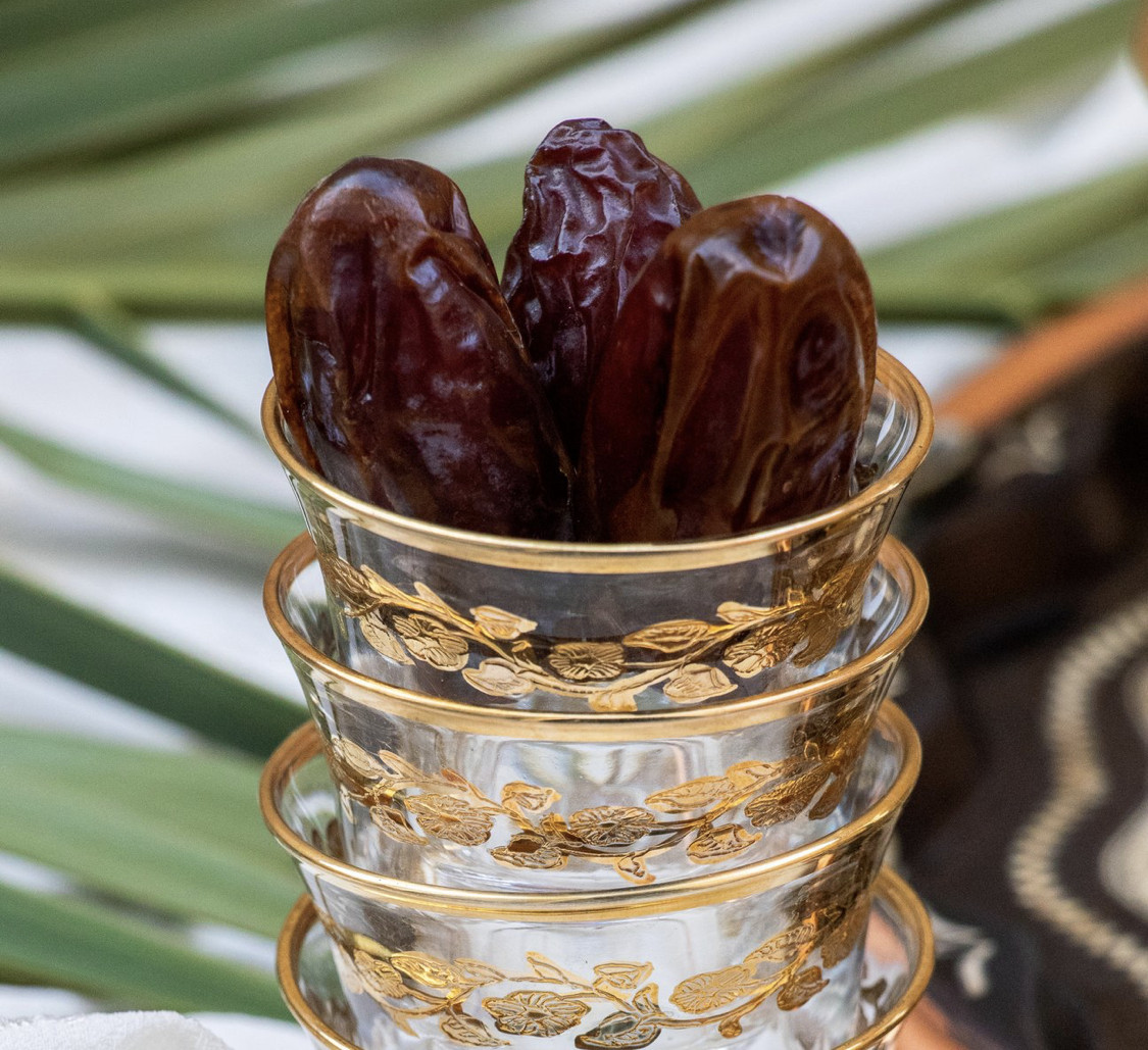 WHOLESALE MEDJOOL DATES 11LB BOXES X 20 BOXES . CALIFORNIA FRESH.