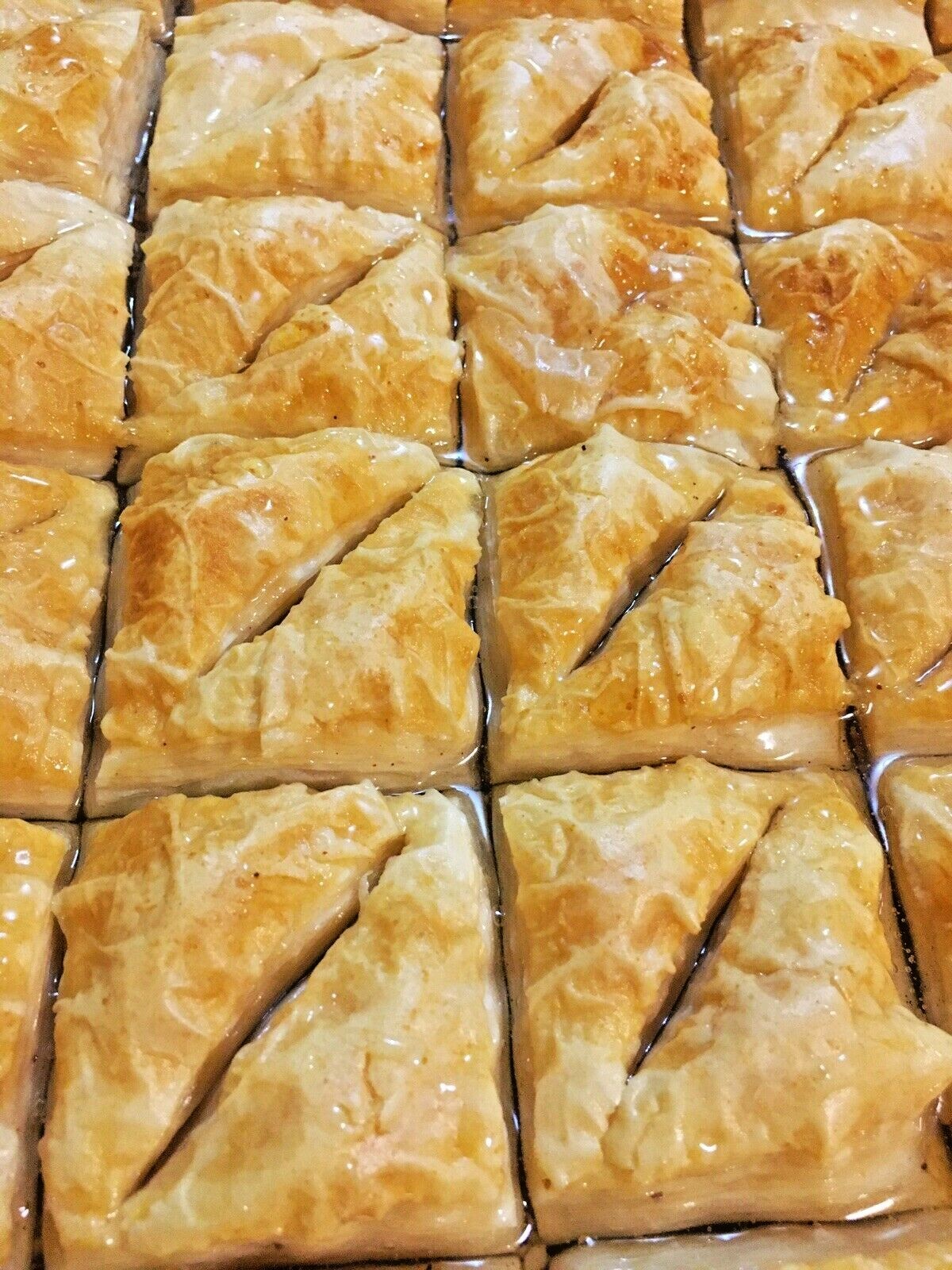 BAKLAVA VBites MEDITERRANEAN WALNUT NET 27. OZ 32 piece 2″x1″ each