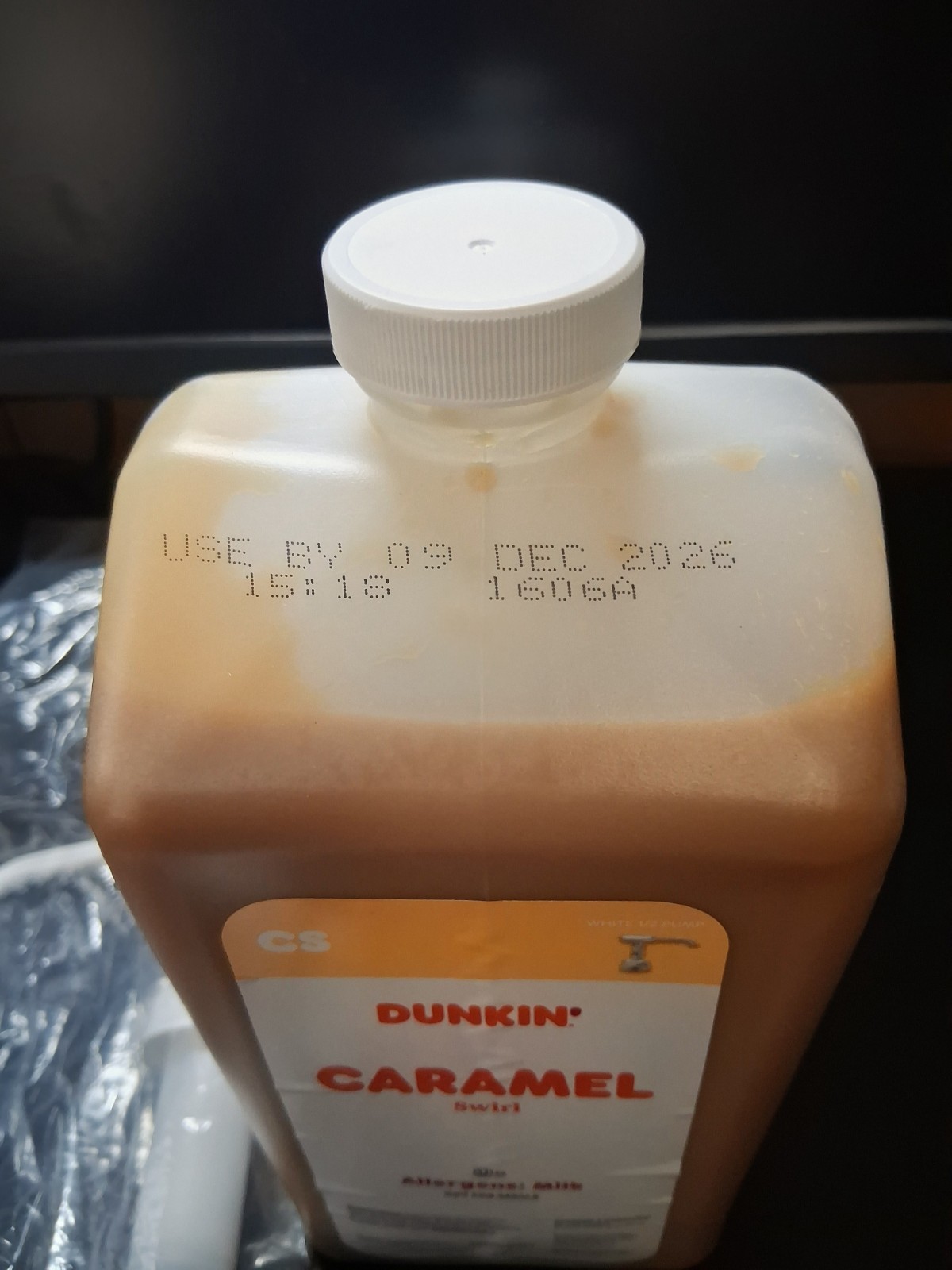 Dunkin’ Caramel Swirl 64 ounces WITH ORIGINAL PUMP, Exp: December 2026
